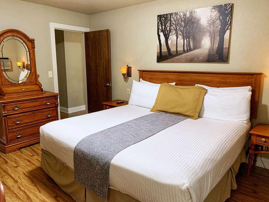 Stratford Inn Ashland Room photo