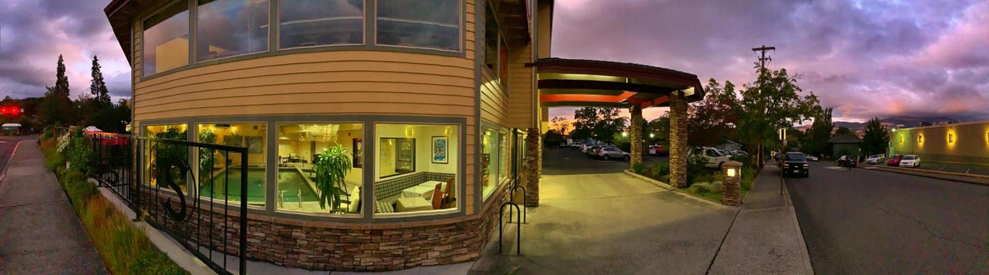 Stratford Inn Ashland Exterior photo