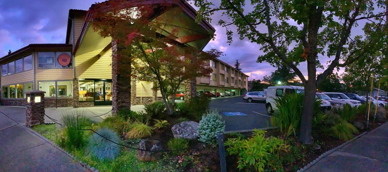 Stratford Inn Ashland Exterior photo